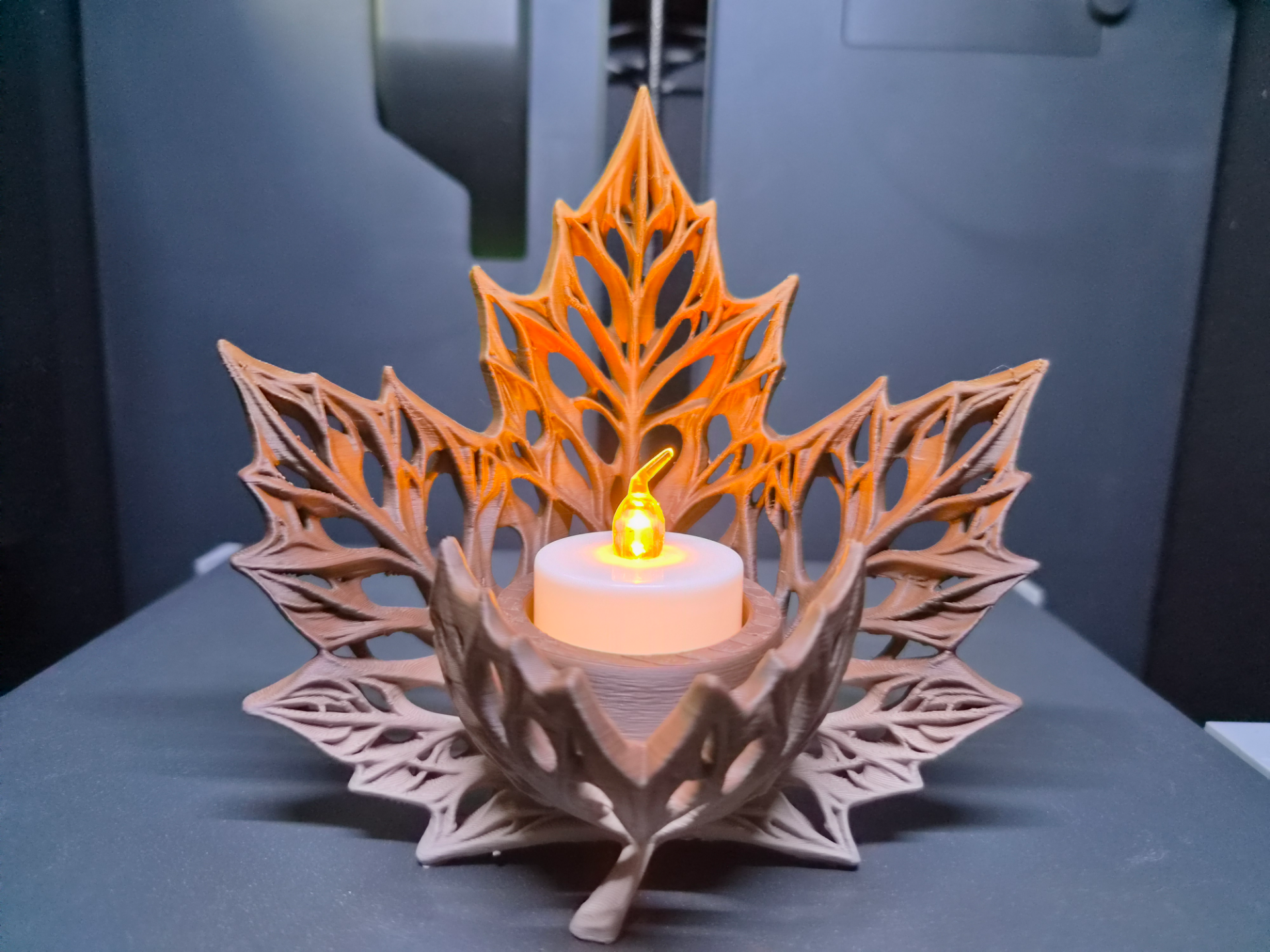 Autumn Leaf LED Tealight Holder – Cozy Fall - 1