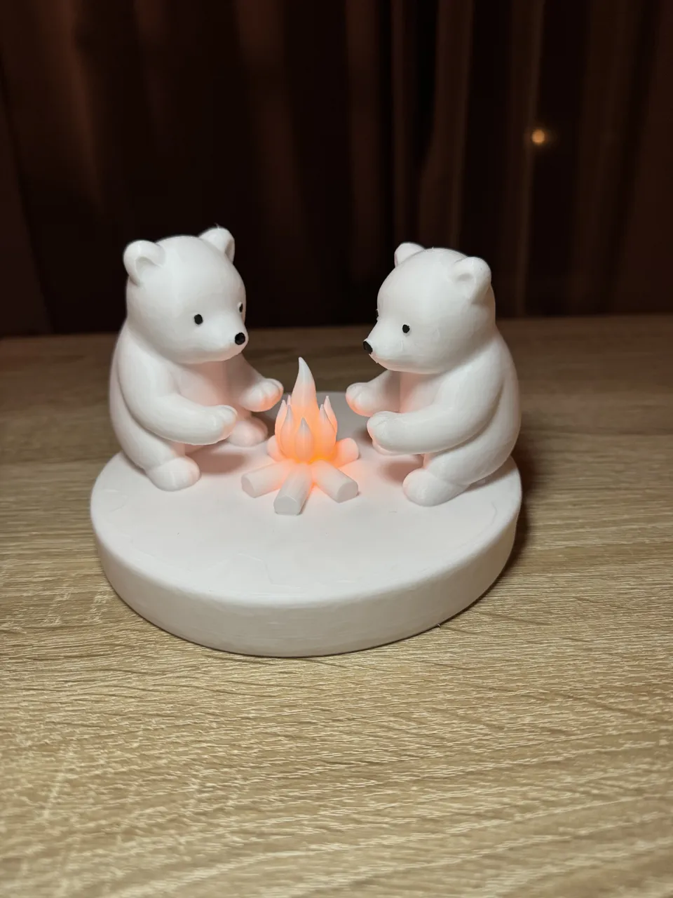 Süße Bären am Lagerfeuer view 3