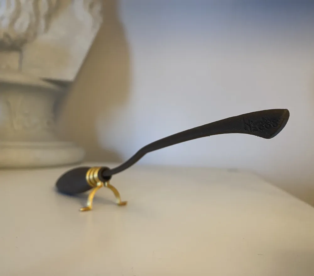 Dekorative silberfarbene Zauberstab-Figur zum Sammeln