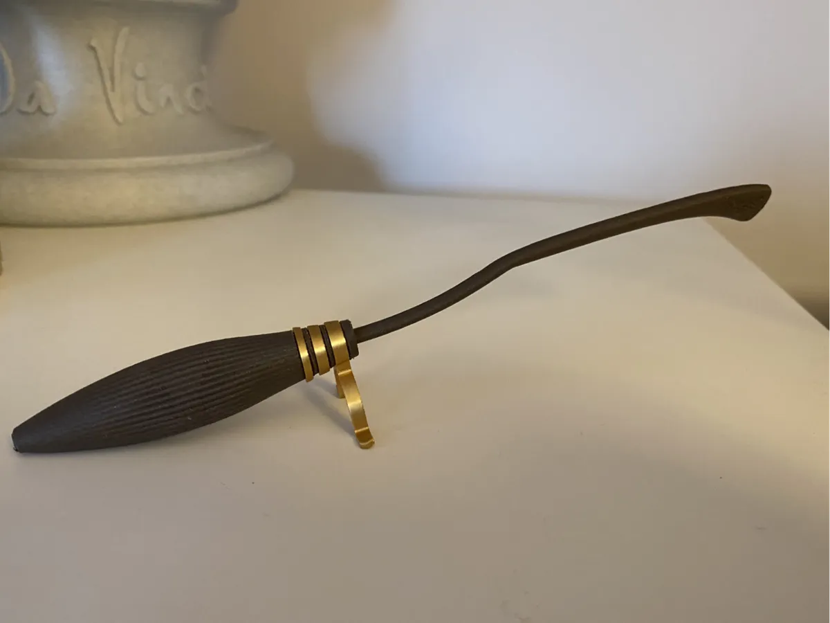 Dekorative silberfarbene Zauberstab-Figur zum Sammeln