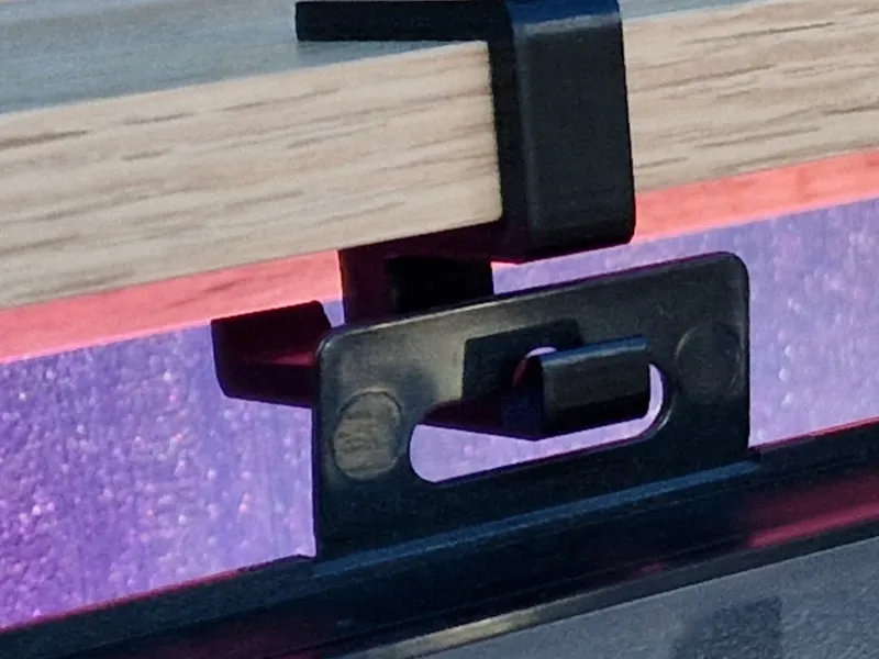 Double shelf hook for 10 mm - 24 mm shelves