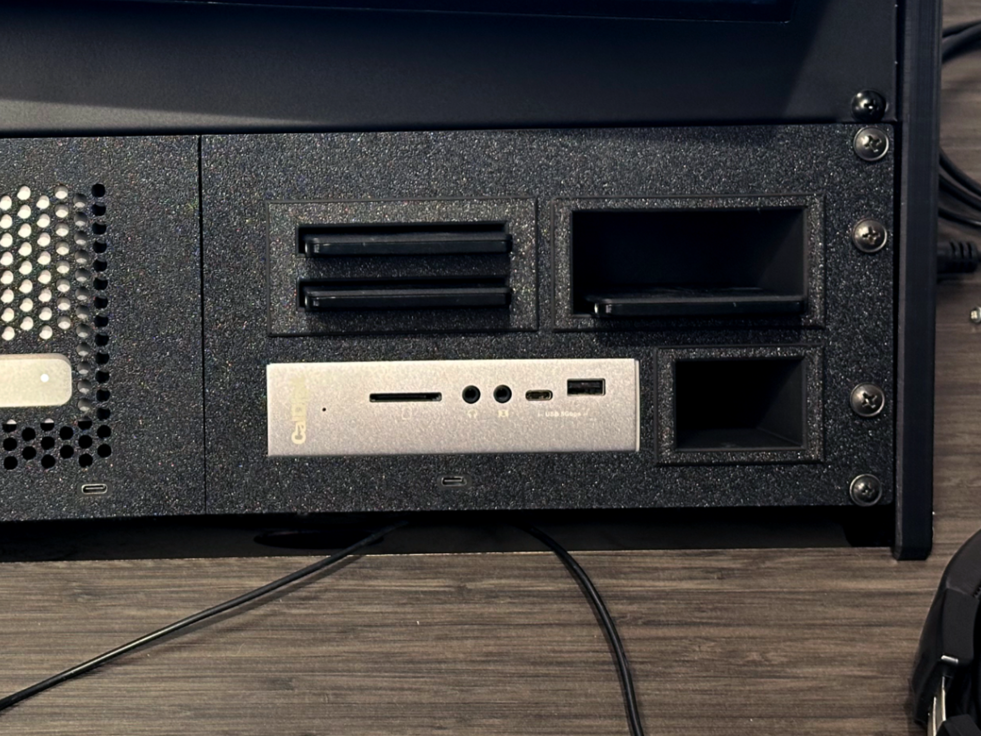 CalDigit TS3 + Dual SSD Front Modular Rack System