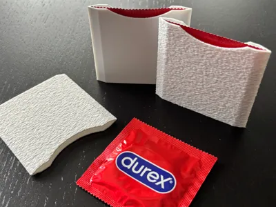 Kondom Schutzetui  (Condom Protection Case)