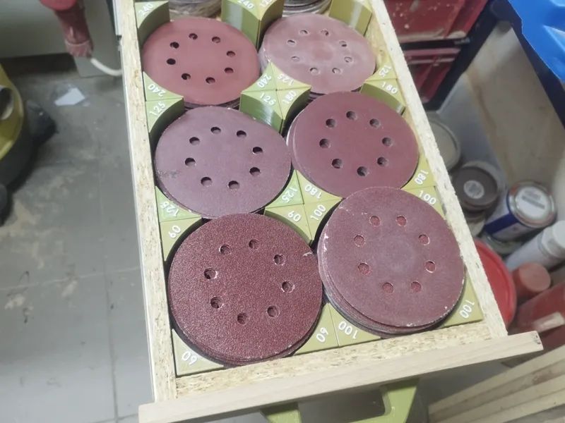 Drawer sanding paper organizer 