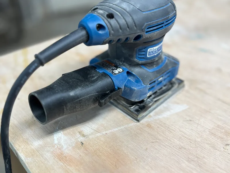 Vacuum hose adapter for Hercules sander