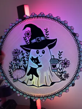 Adorno temático: Cozy Spooky Ghost & Cat Framed Display — vista de referencia 3
