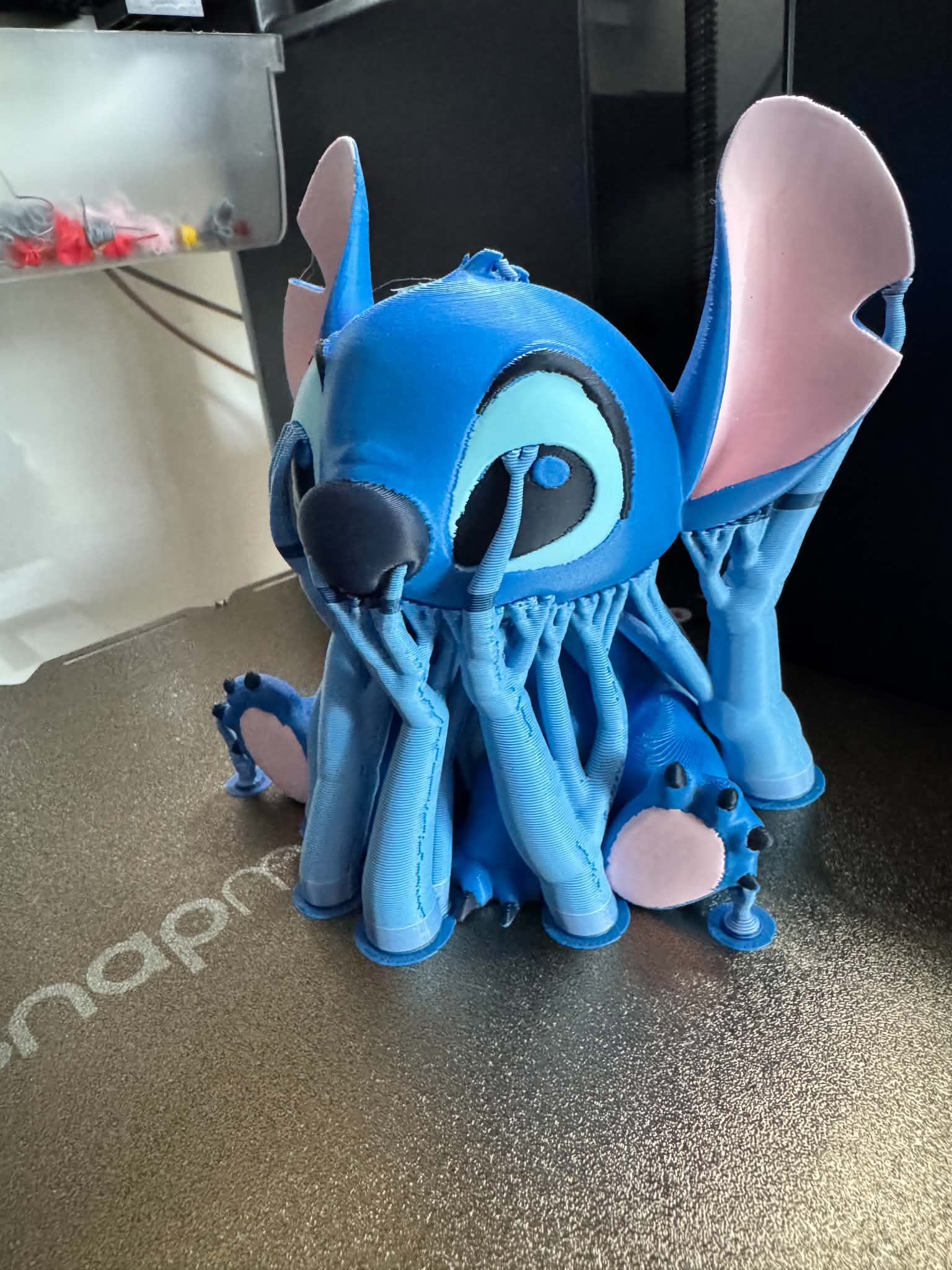 Letrero o emblema decorativo: Stitch – Cute Multicolor 3D Print — vista de referencia 3