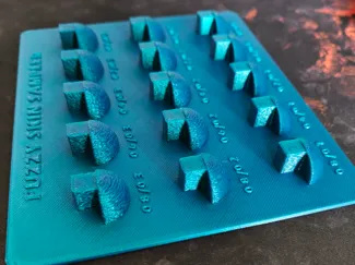 Fuzzy skin test con quadrati e sfere. 46gr
