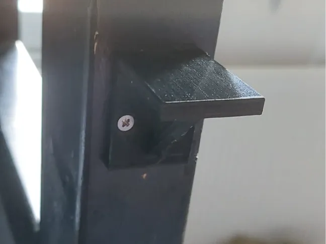 Simple headphone holder