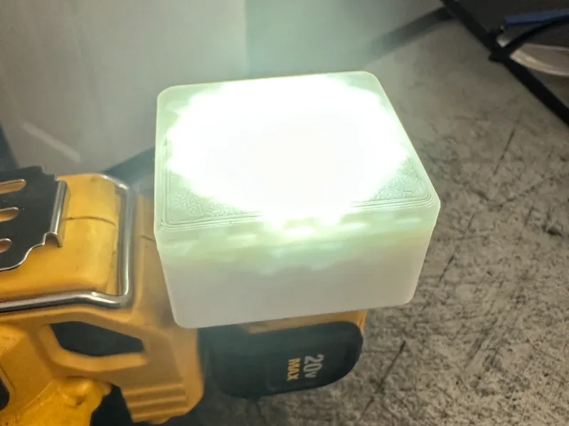 DeWalt DCL044 Flashlight Diffuser