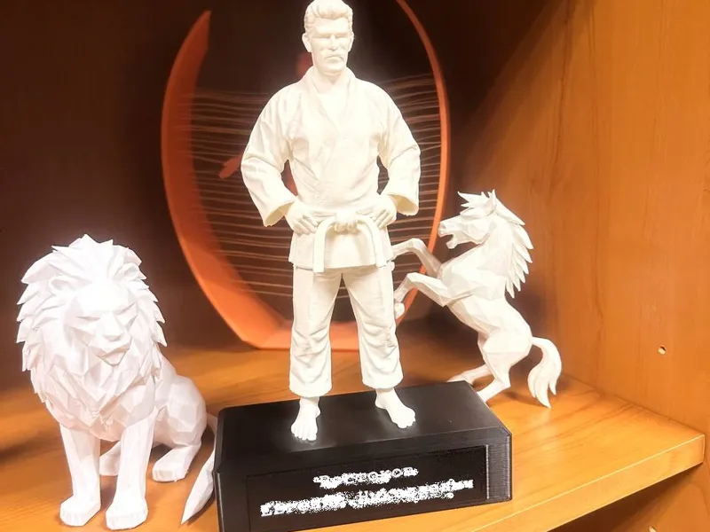 Personalized karate statuette
