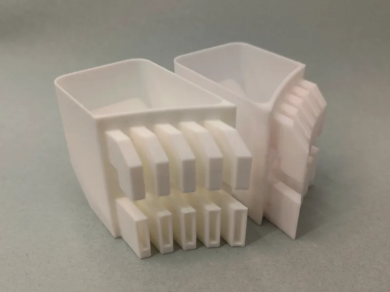 Side-mounted funnel for Philips air humidifiers