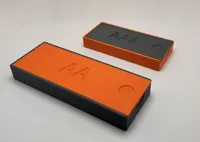 Reiseboxen für AA und AAA Batterien auf 2 Platten