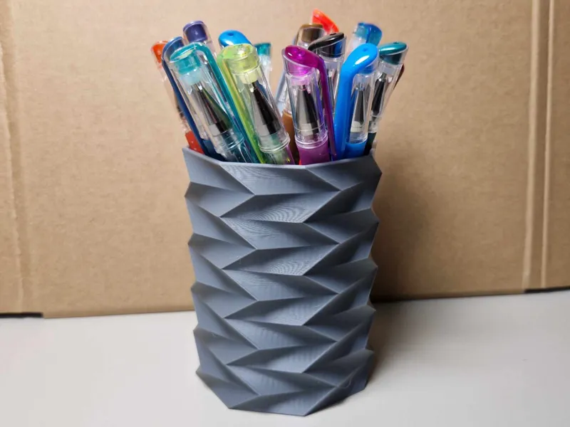 Pen holder - Octagonal zigzag pattern