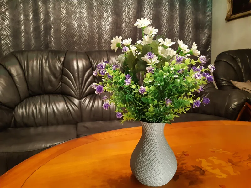 Vase mit doppelt gedrehter Textur