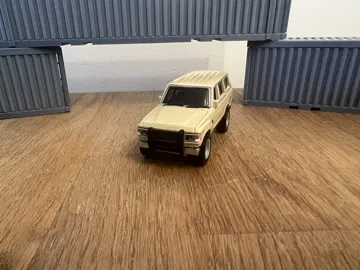 Escenografía en miniatura: police pullbar 1/64 scale car diorama offroad — vista de referencia 3