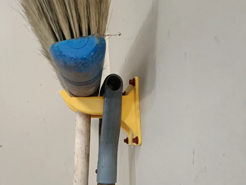 Brush and Showel wallmount