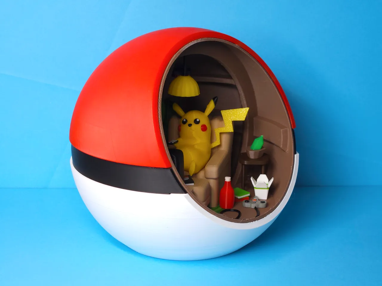 Pokémon Pokéball Diorama view 3