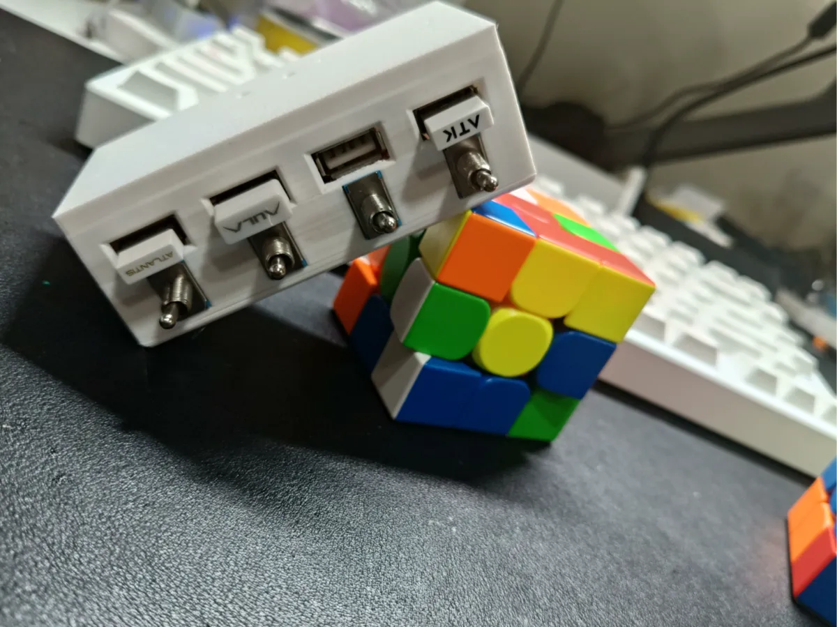 The "Clicky" USB HUB 搖頭開關USB HUB - Free 3D Print Model - MakerWorld