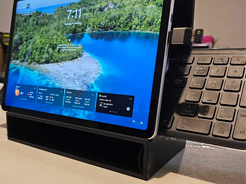 Modular Tablet Stand (Gridfinity Compatible)