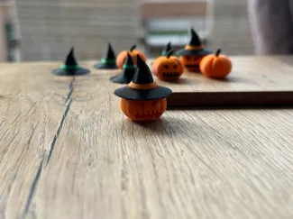 Pumpkin with witchhat