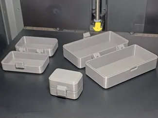 BOX WITH HINGES