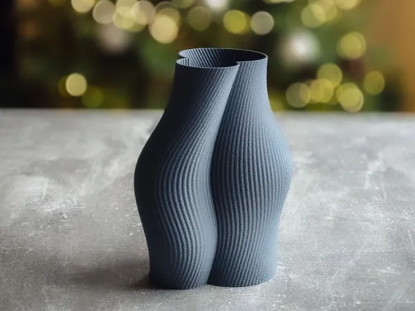 Vase design côtelé moderne