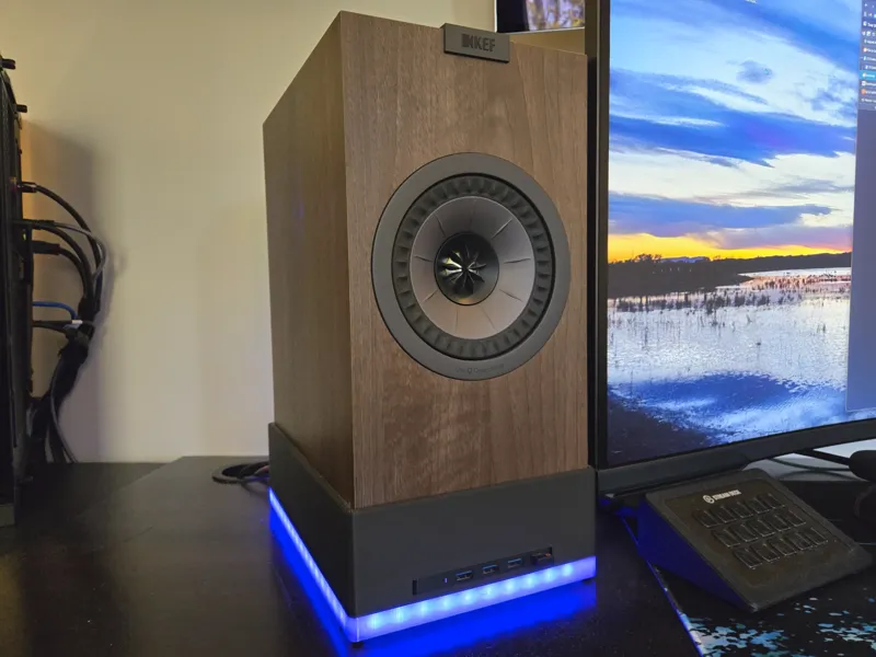 Modular RGB Stand for Kef Q150 - with USB Hub