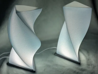 Tri-Twisted Prism Lamp
