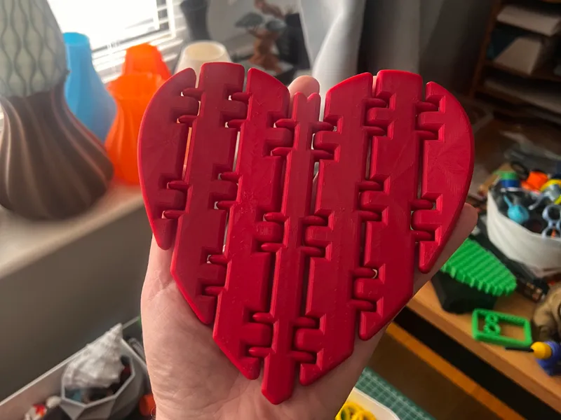 Large Articulated Flexi Heart 