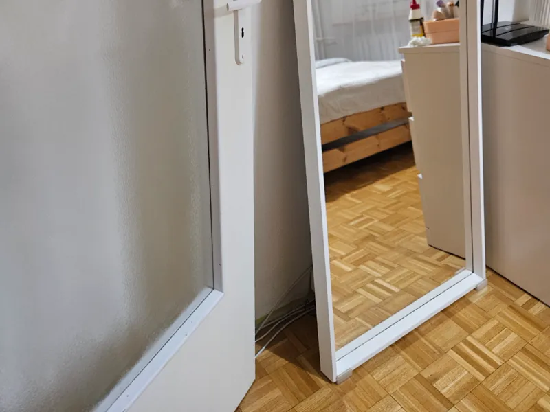 Mirror Stand