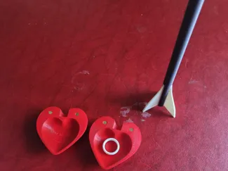 valentine's arrow ring holder