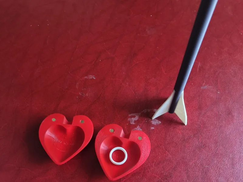 valentine's arrow ring holder