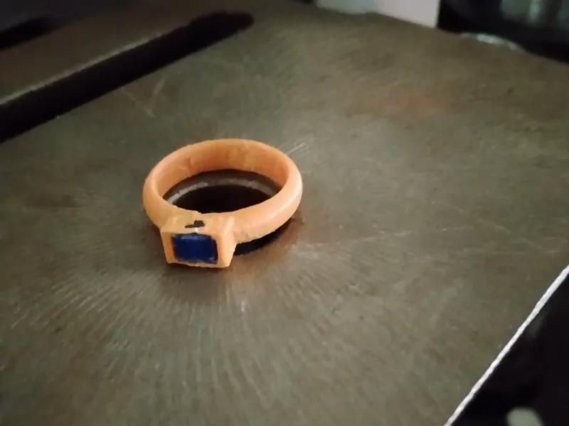 Anello con pietra