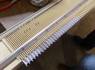 Bulky knitting Comb