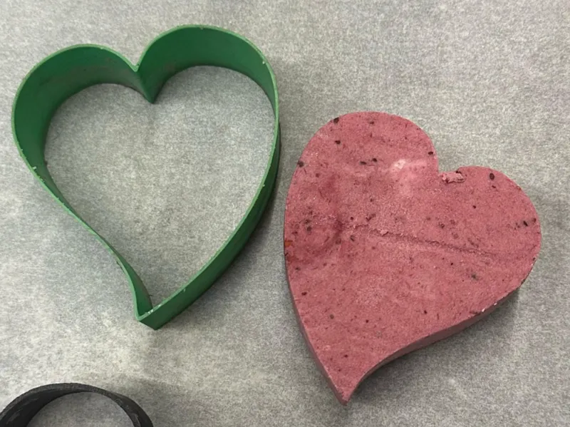 heart-shaped mold, for cakes or biscuits