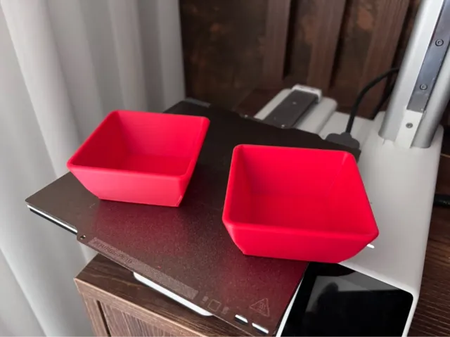 Simple tray