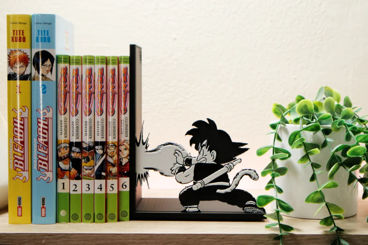 Bookend of Son Goku doing the Kame Hame Ha! view 4