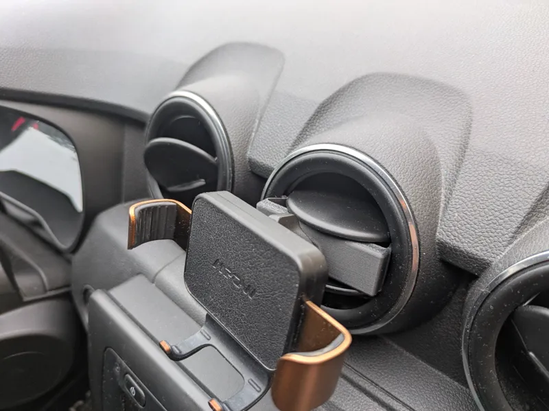 PORTA CELLULARE DACIA DUSTER BOCCHETTE ROTONDE.