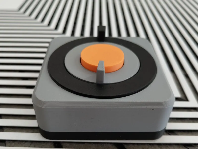External PC-Power-Switch with rotary lock