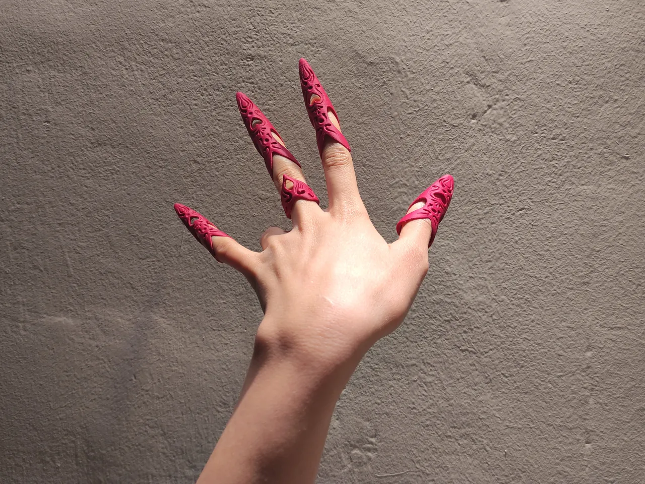 Dramatic Finger Claws - Villainess Edition view 3