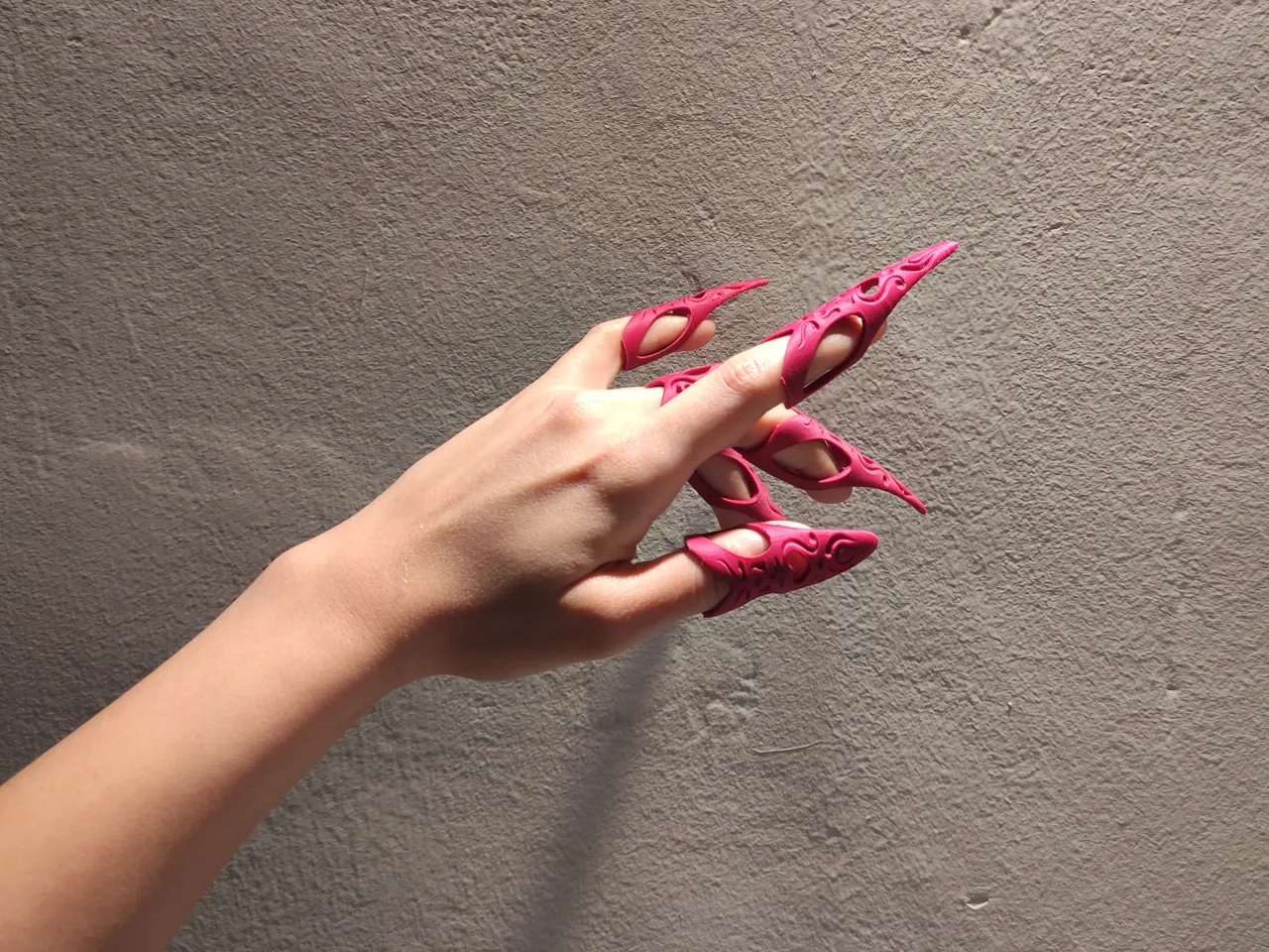 Dramatic Finger Claws - Villainess Edition view 4
