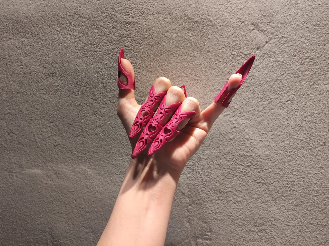 Dramatic Finger Claws - Villainess Edition view 2