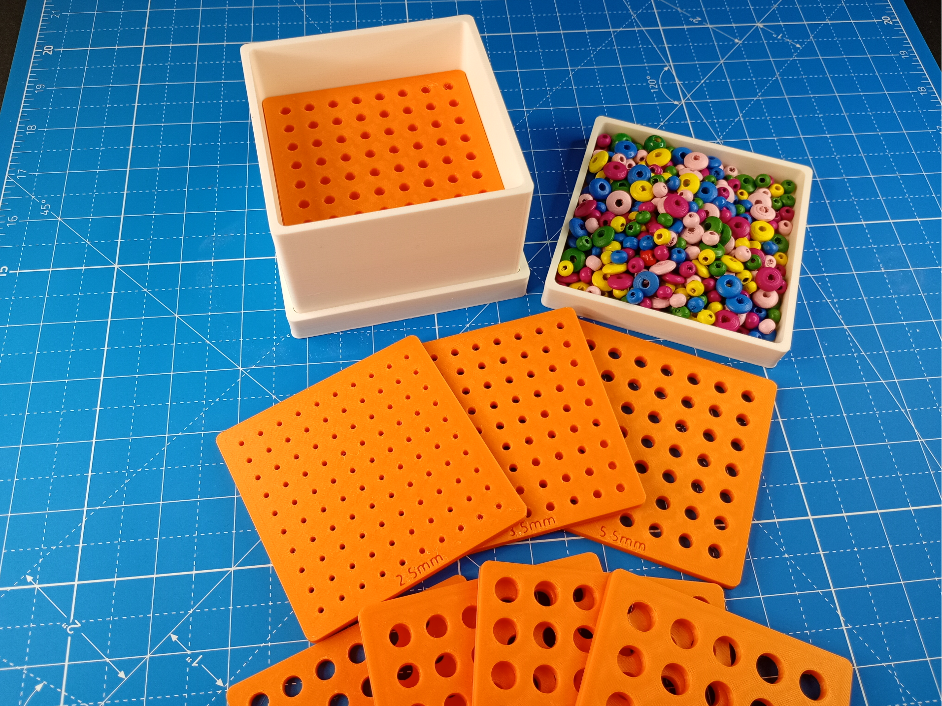 Adjustable Bead Sieve & Sorting Box - 8 sieves