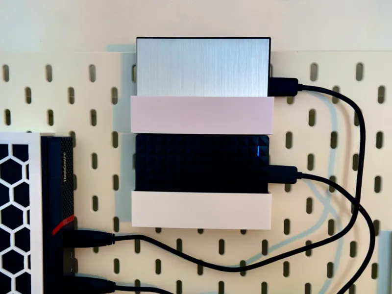 Holder/caddy/mount for thick 2.5" HDDs IKEA Skådis