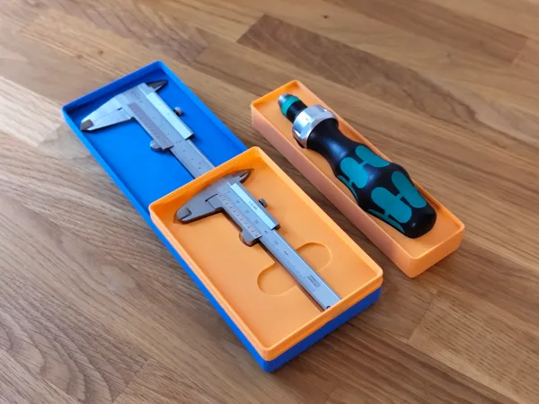 Boîte à outils Gridfinity avec découpes personnalisées