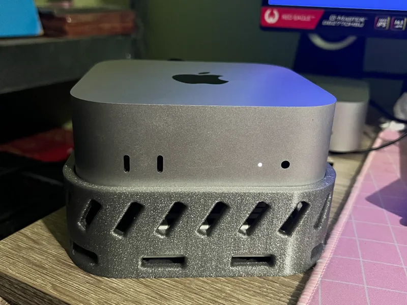 M4 Mini raiser/dock with holder for OWC Express1M2