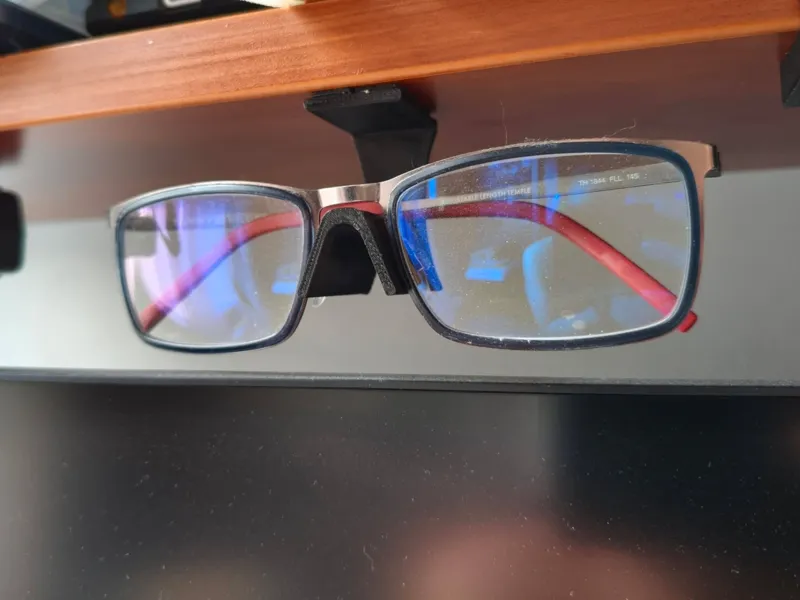 Simple Glasses Holder