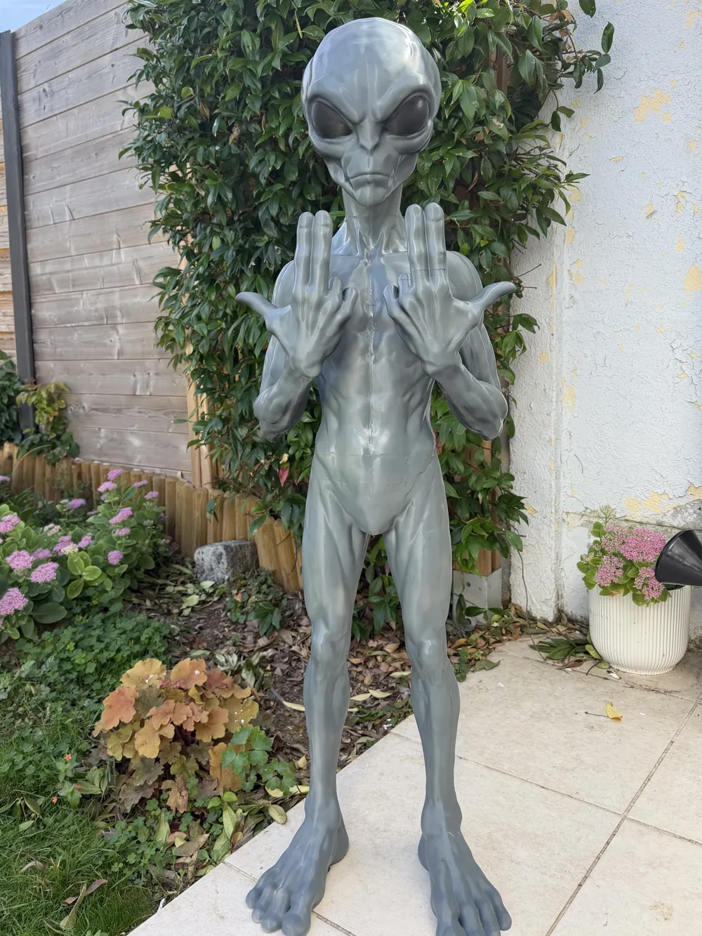 Alien provocateur – Extraterrestrial figurine - Free 3D Print Model ...