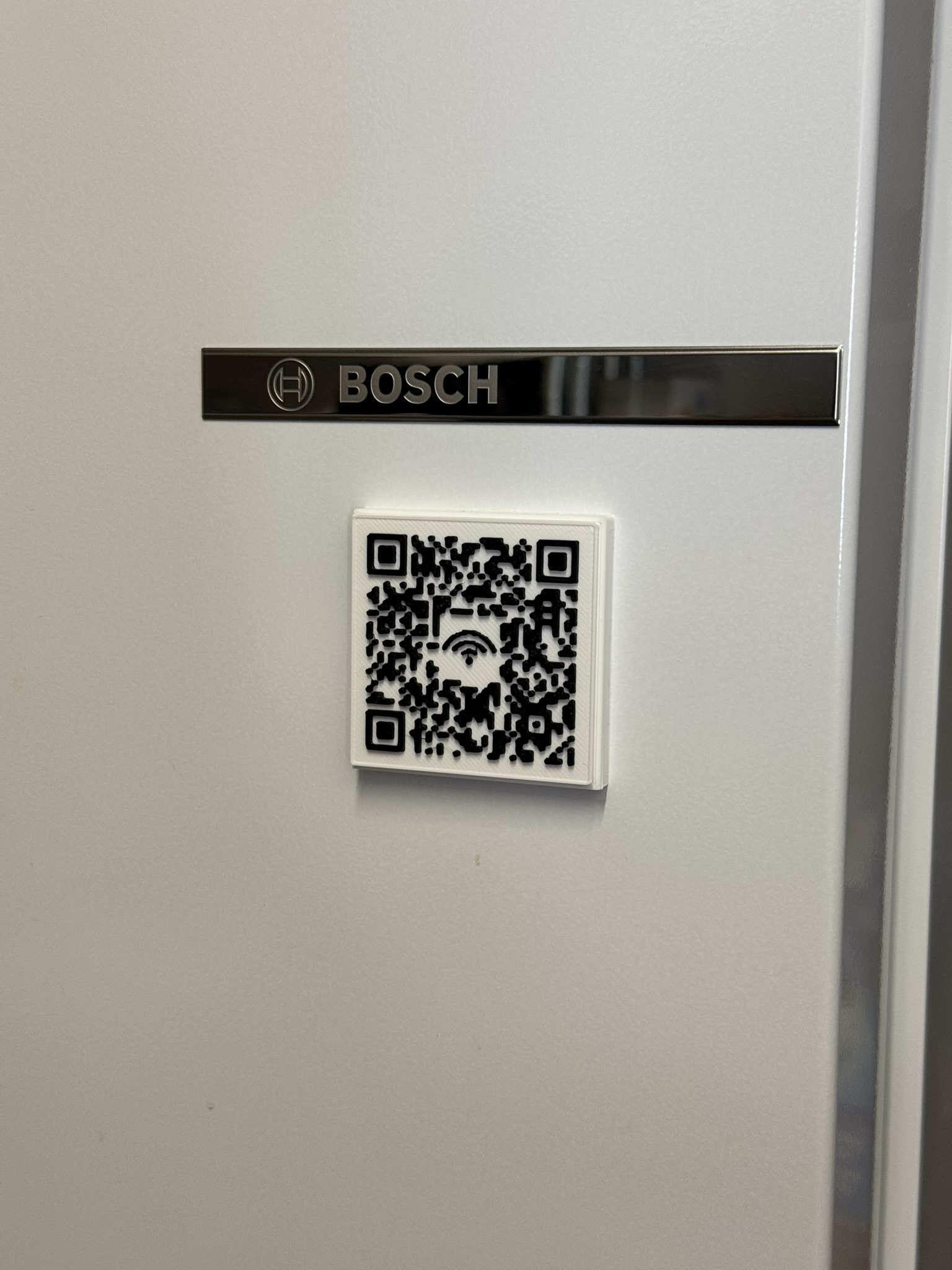 Miniatura 2 do modelo 3D WiFi QR Code Generator - Parametric Mounts